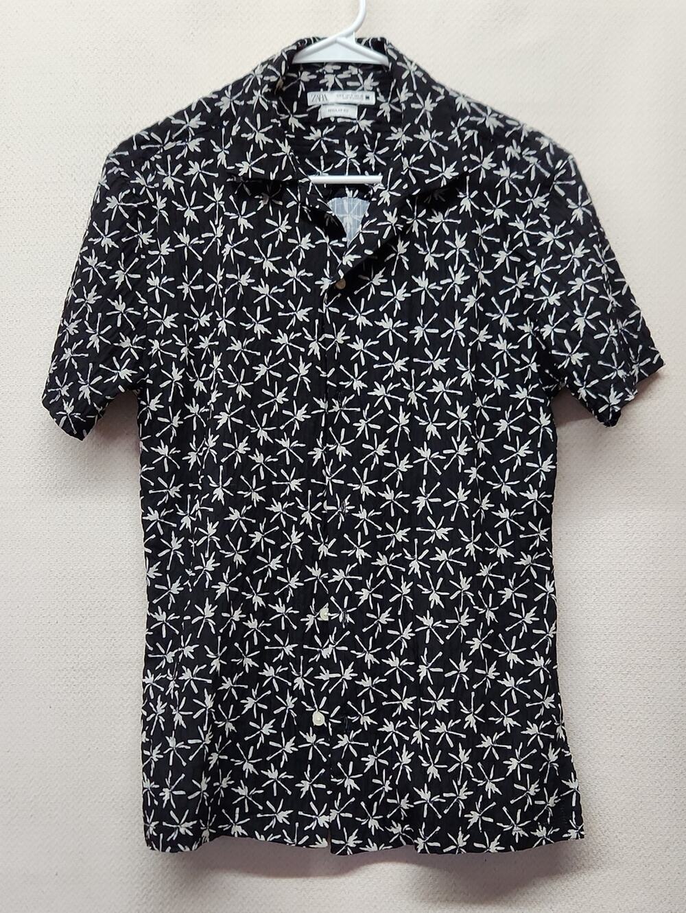Zara Black Short-Sleeve Button-Down with White Palm Print